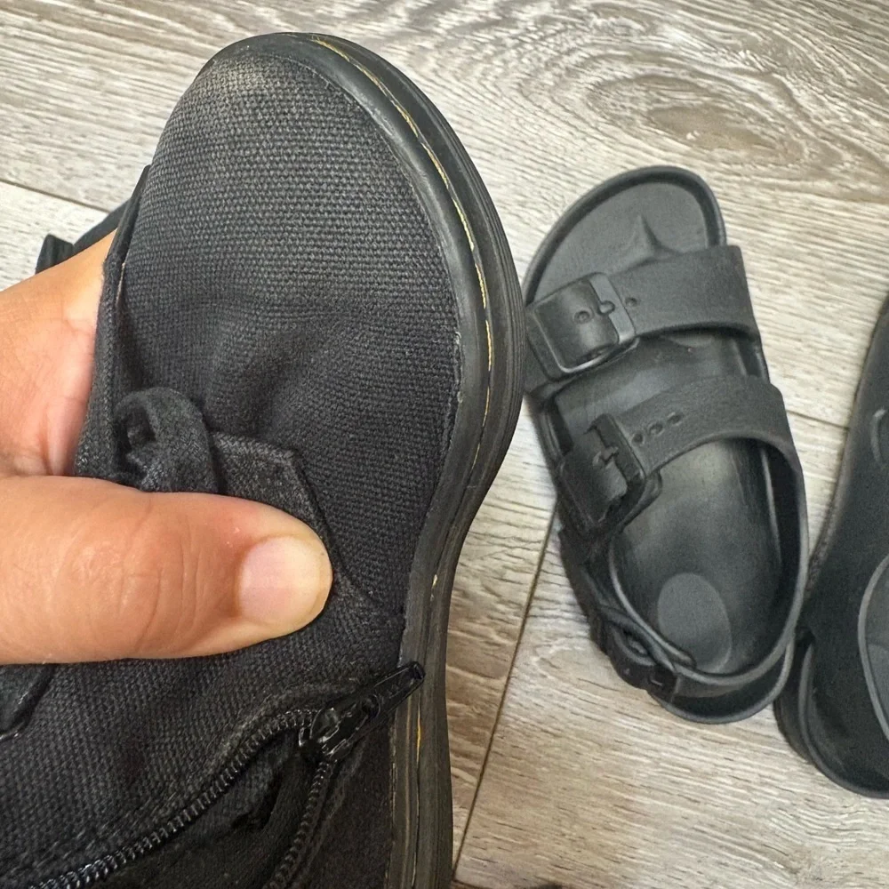 N/A both pairs